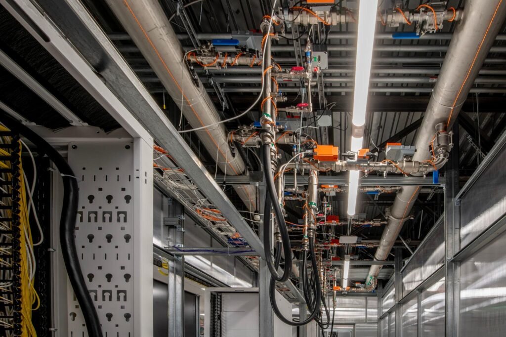 Water and Electricity in UK Data Centres - acrossai.co.uk data centre cooling system