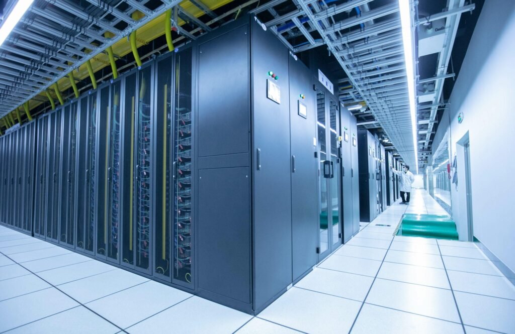 Water and Electricity in UK Data Centres - acrossai.co.uk data centre manned